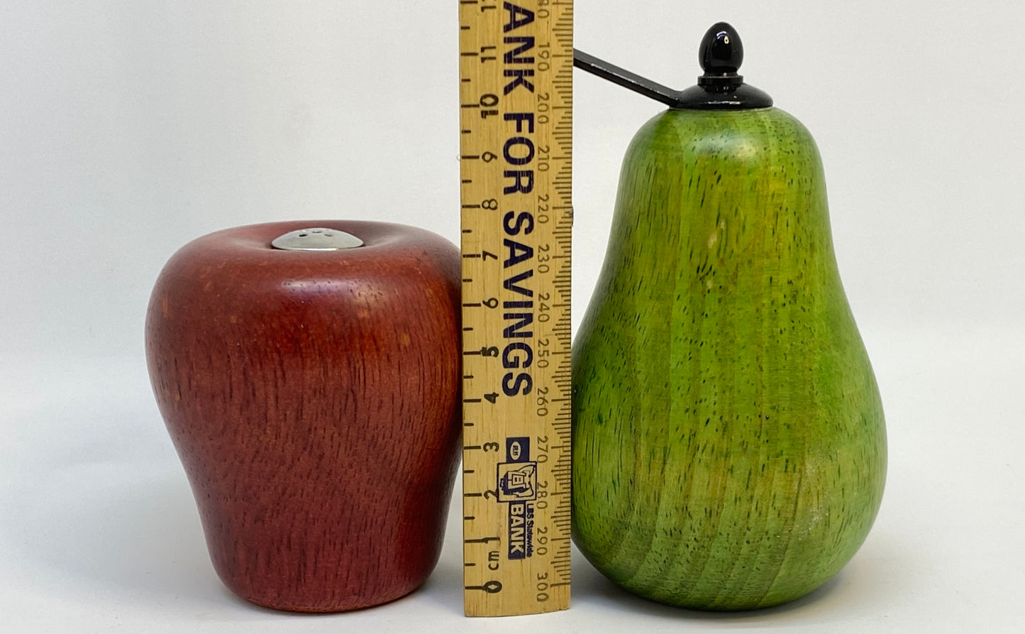 Vintage Wooden Country Kitchen Apple Salt Shaker And Pear Pepper Mill