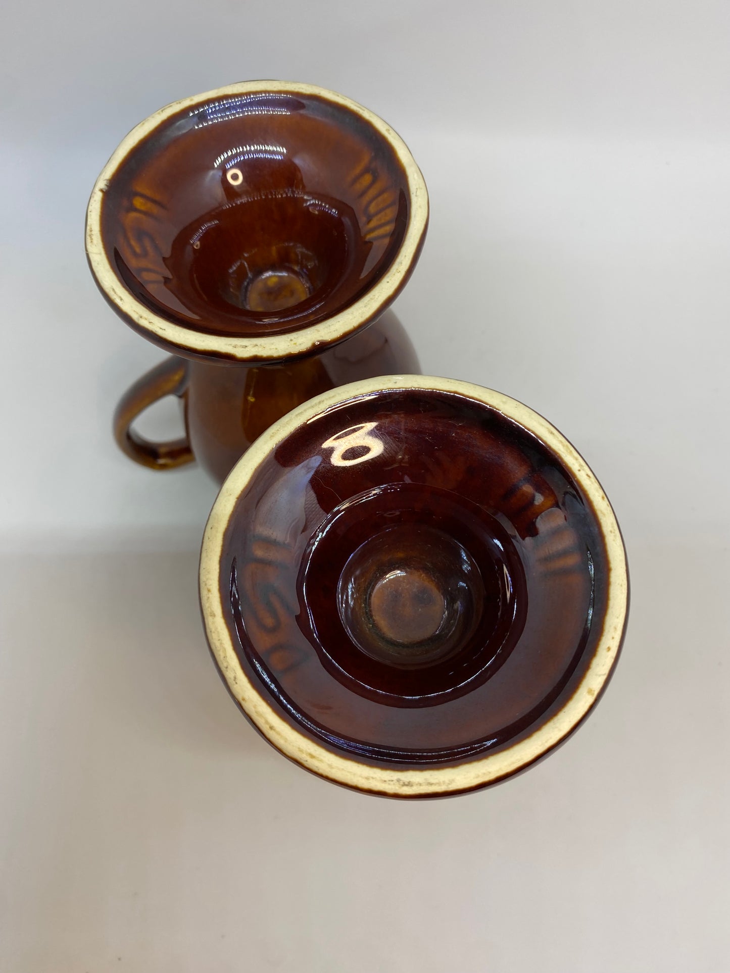 Vintage HULL USA Cups / Mugs in brown 1970s /1980s