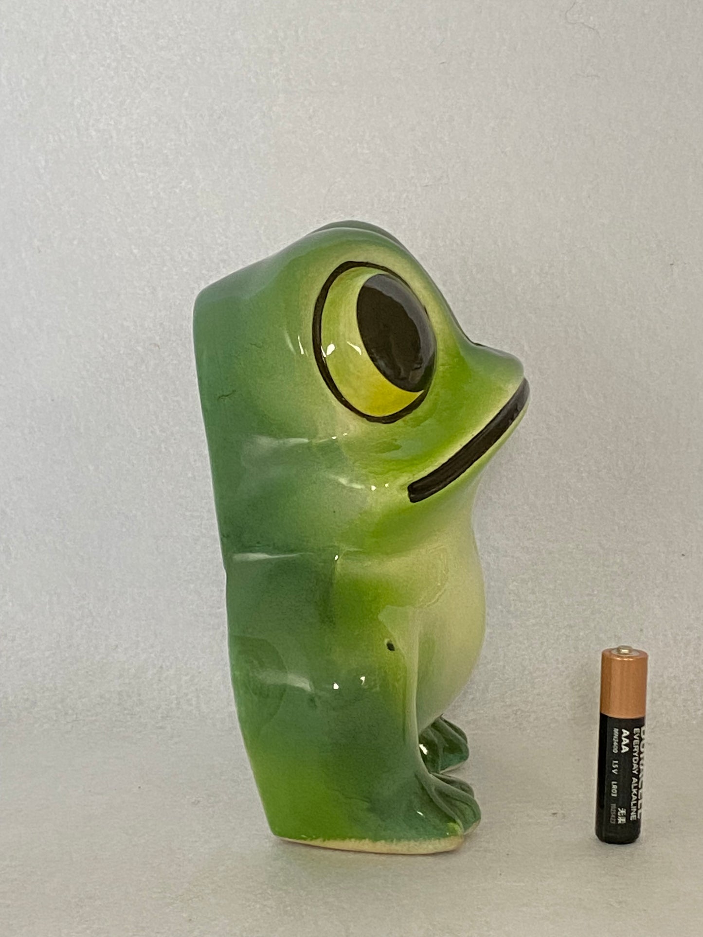 Vintage Pottery Frog Wall Pocket/Planter - made in Japan