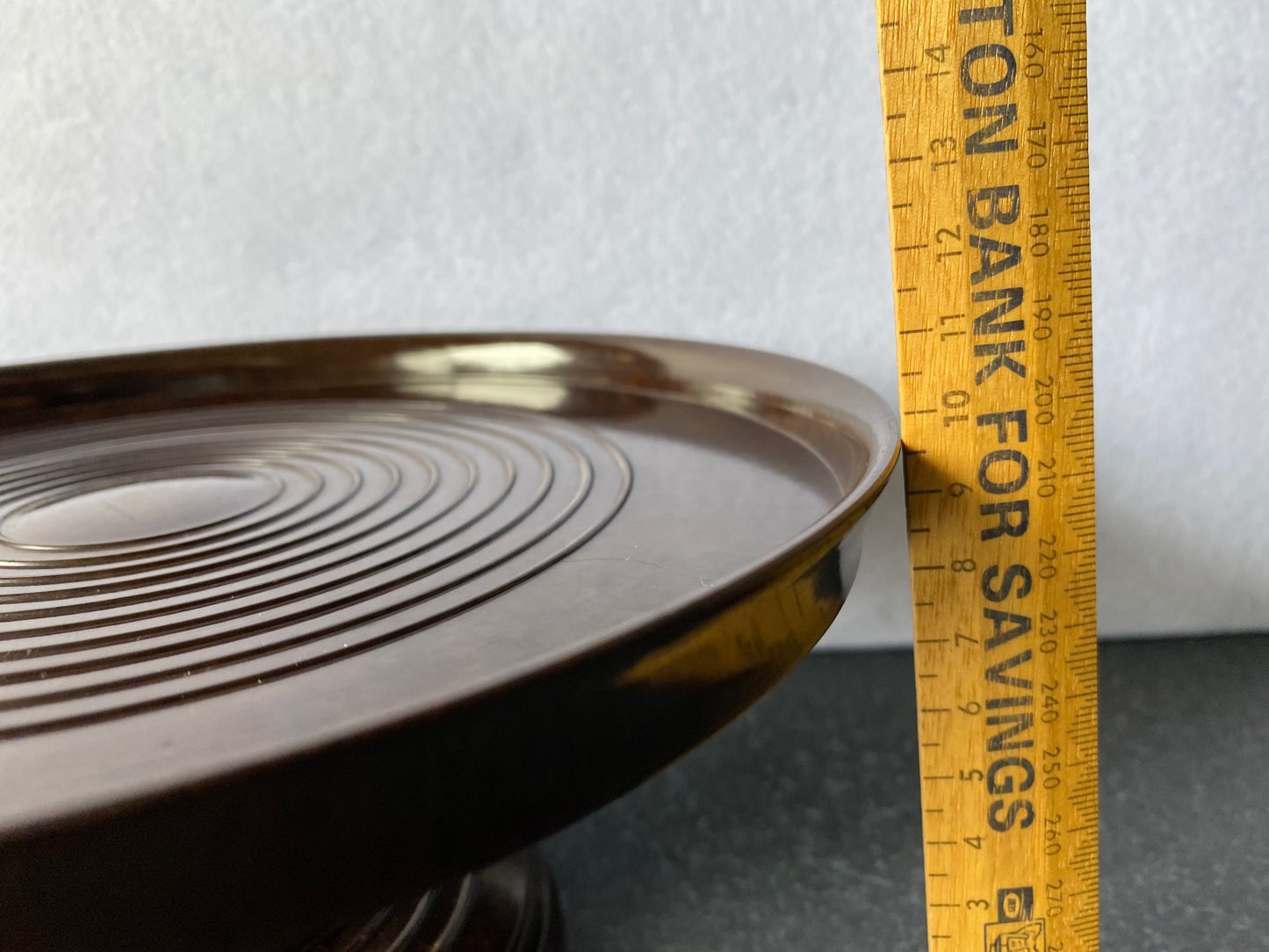 Tilley Plastics Bakelite Cake Stand in poo brown