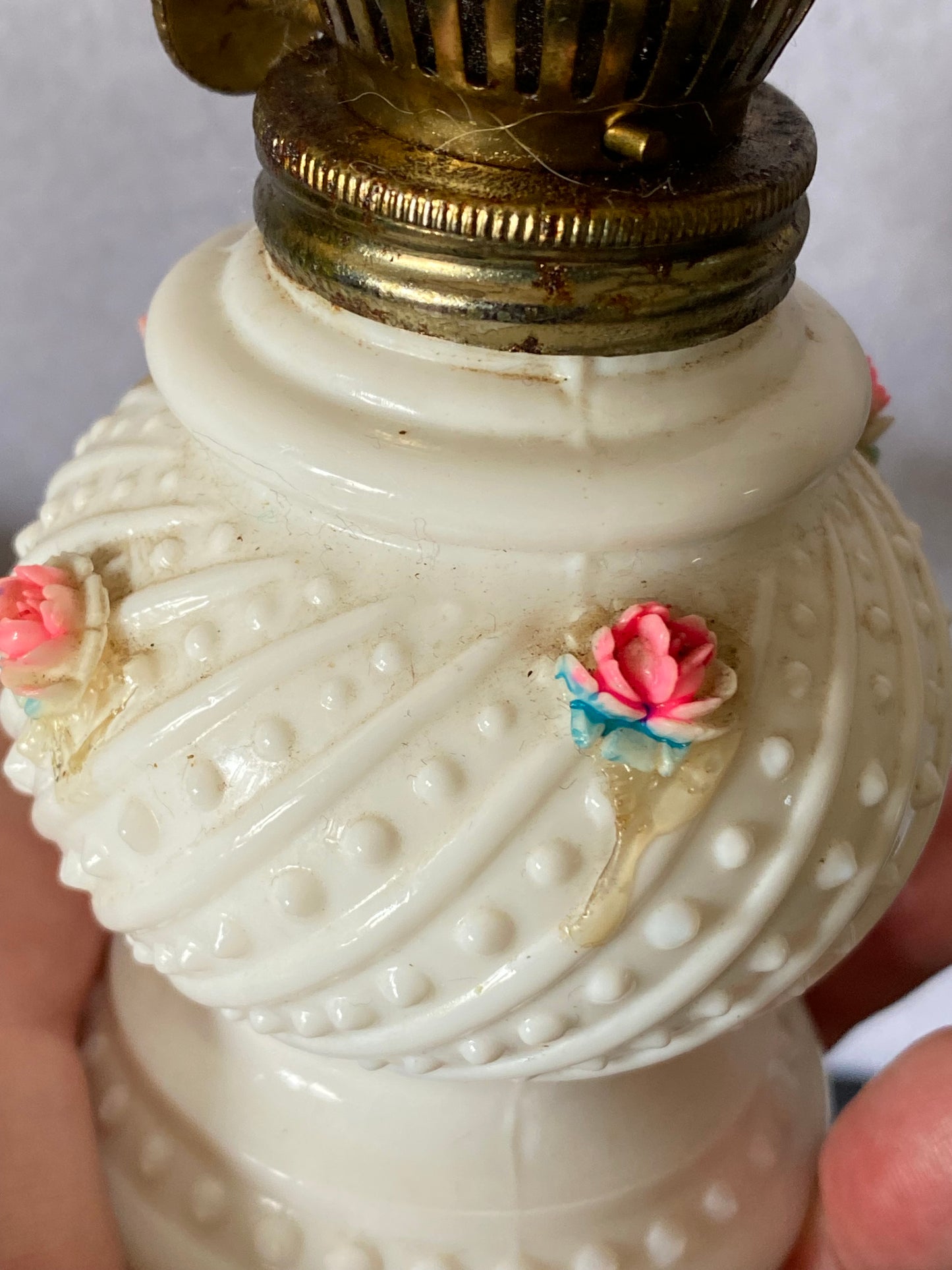 Vintage glowing floral oil Lamp White Milk Glass - 20cm tall