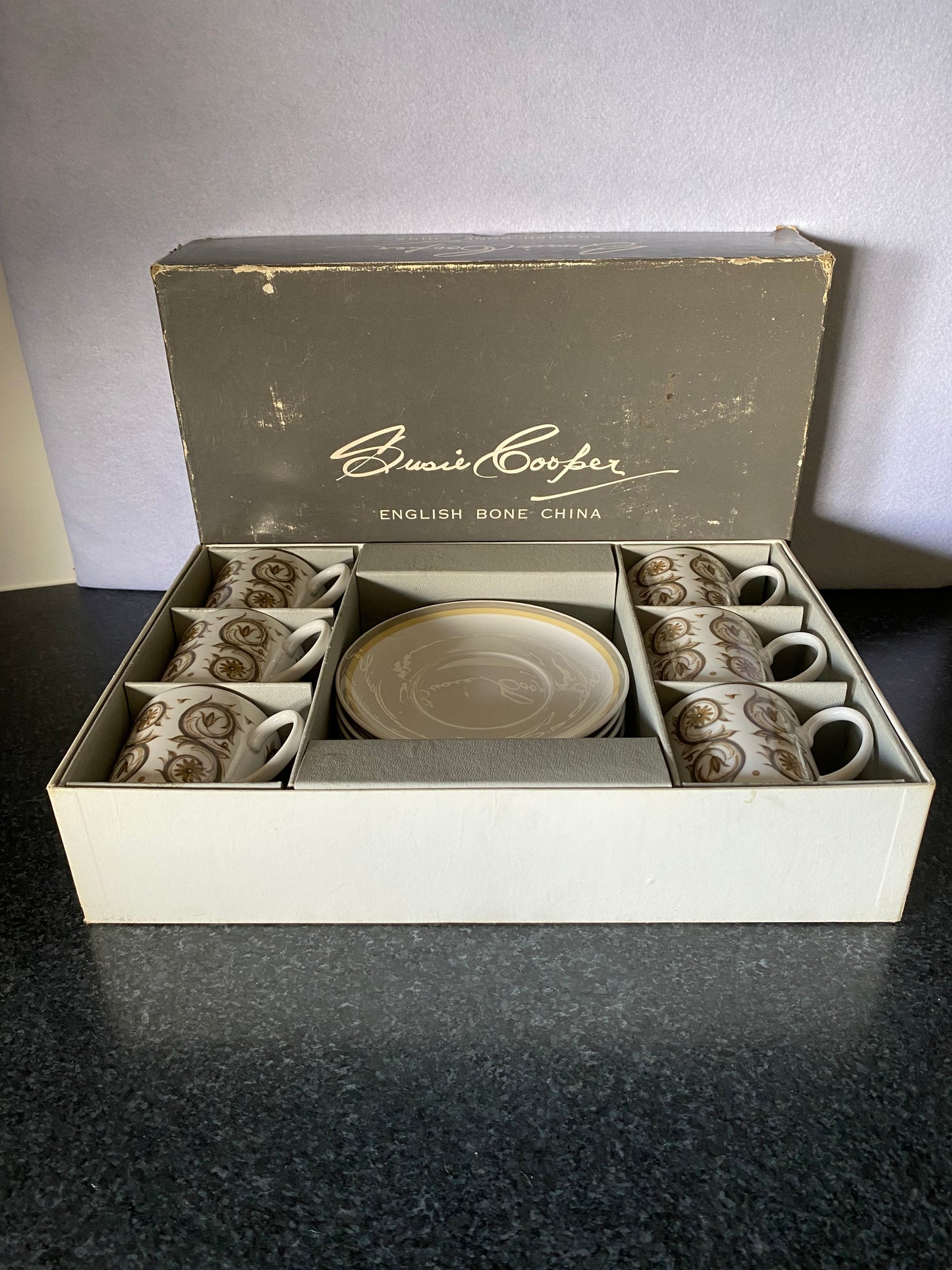 Susie Cooper Fine Bone China Venetia c 2039 box set of six cups and saucers
