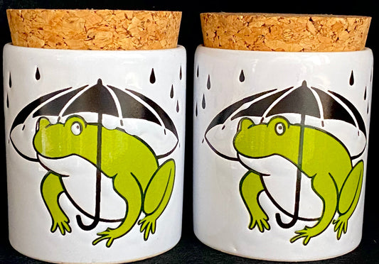 Waechtersbach ceramic canisters - frogs with brollies 1980s 😍🐸