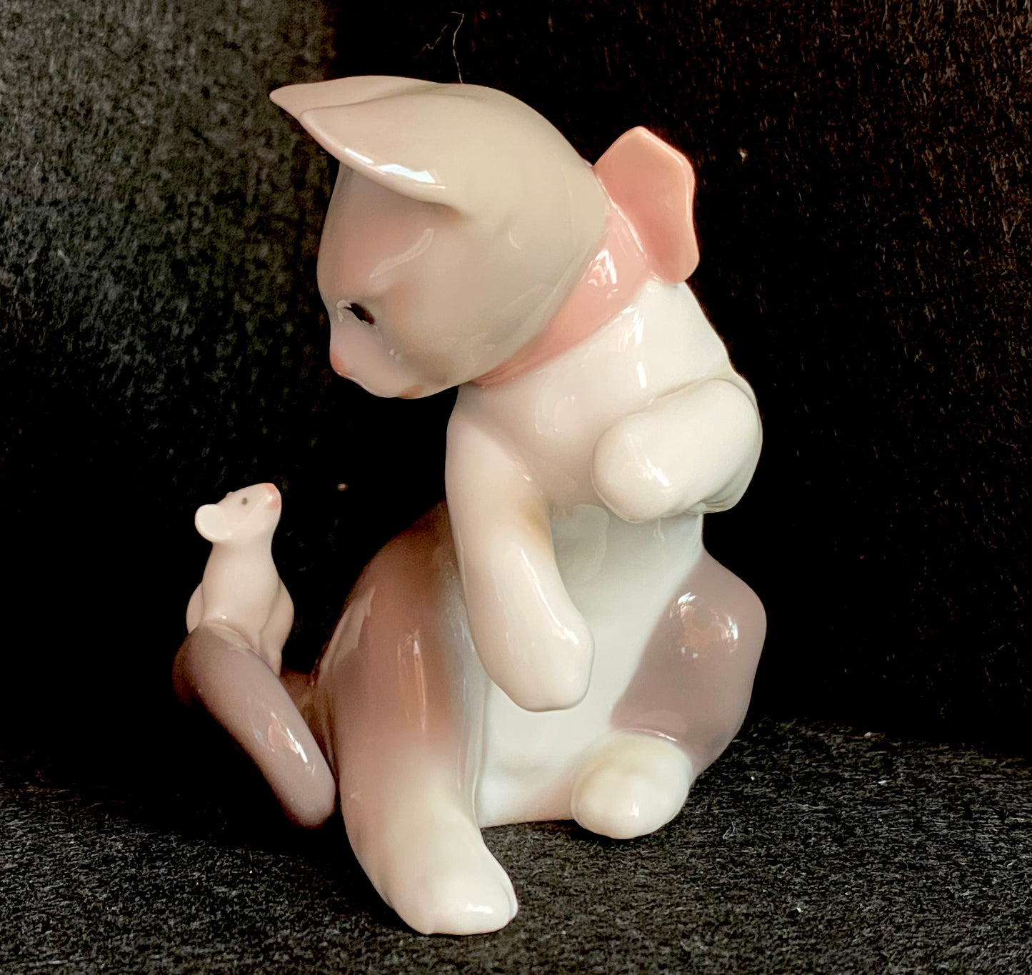 Lladro Cat with mouse (2) #5236 - No Box