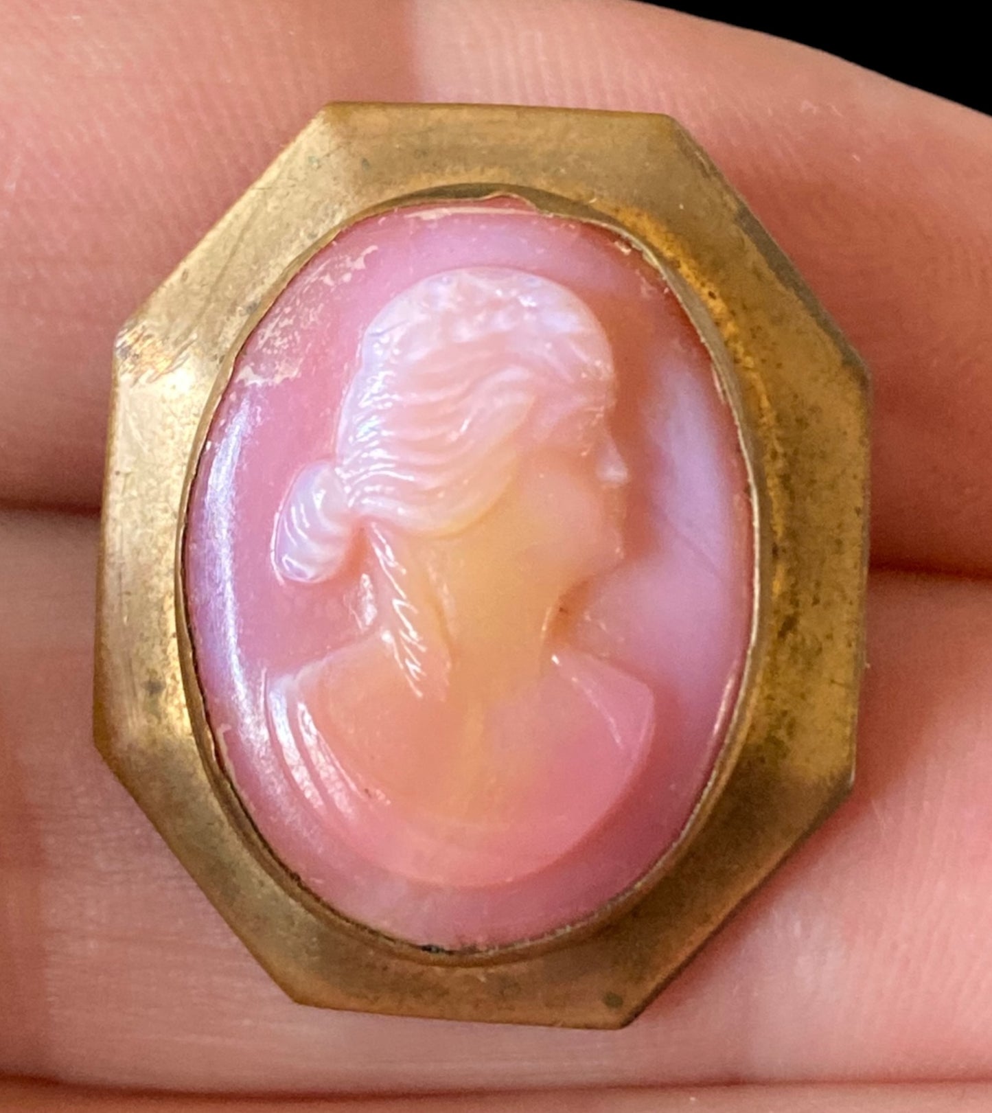 Gorgeous Victorian Antique Cameo Brooch