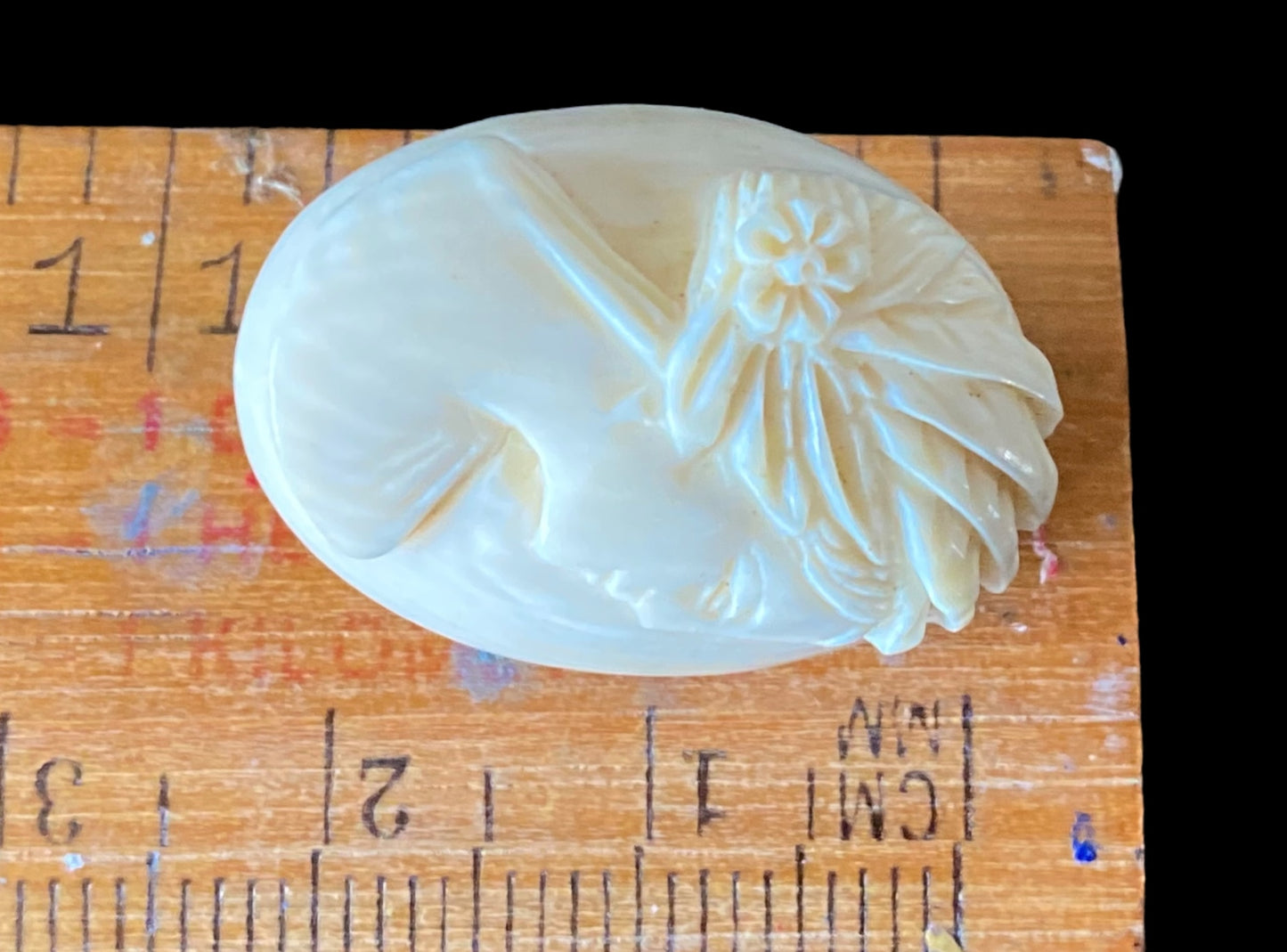 Vintage Cameo Brooch